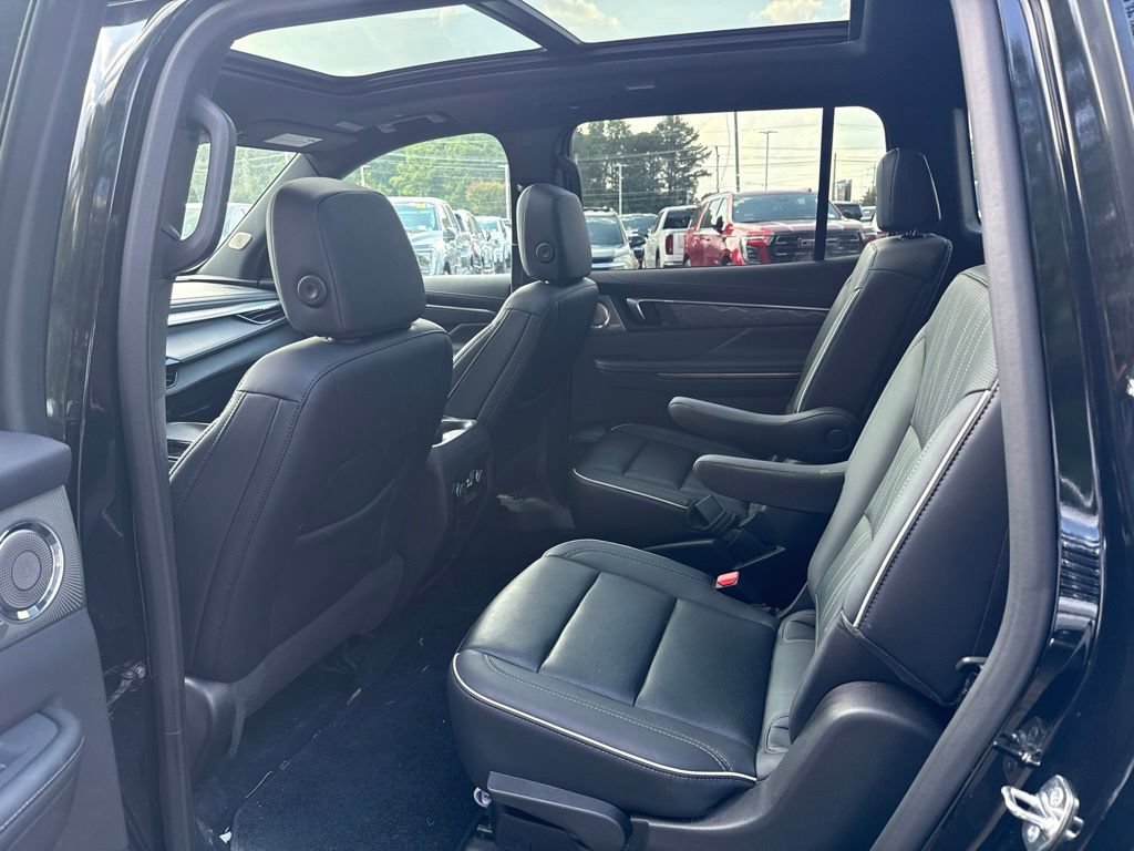Used 2025 Buick Enclave Avenir w/ Super Cruise Package AWD/4WD image 16