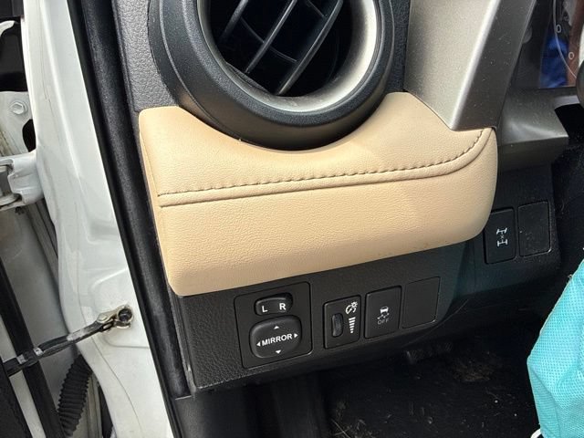 Used 2014 Toyota RAV4 XLE AWD/4WD image 10
