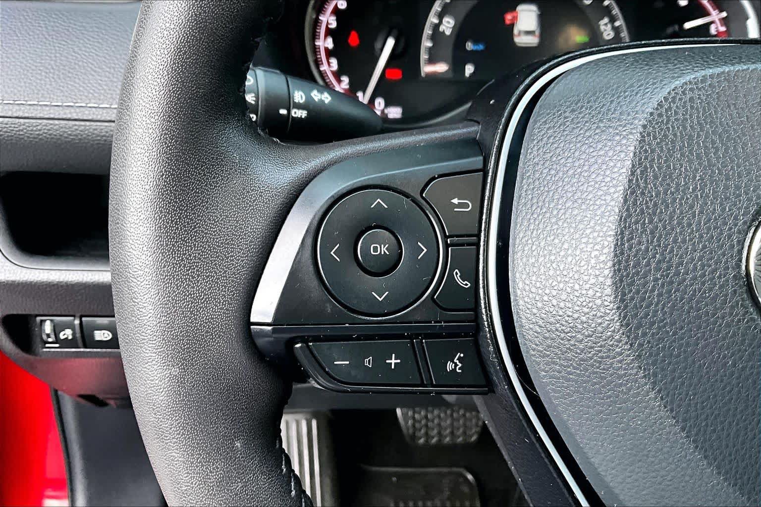 Used 2025 Toyota RAV4 XLE Premium AWD/4WD image 23