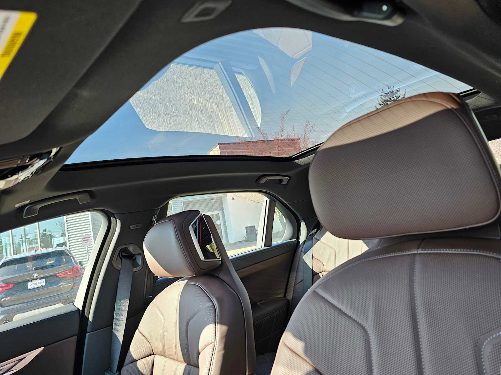 Used 2024 BMW i7 xDrive60 image 25