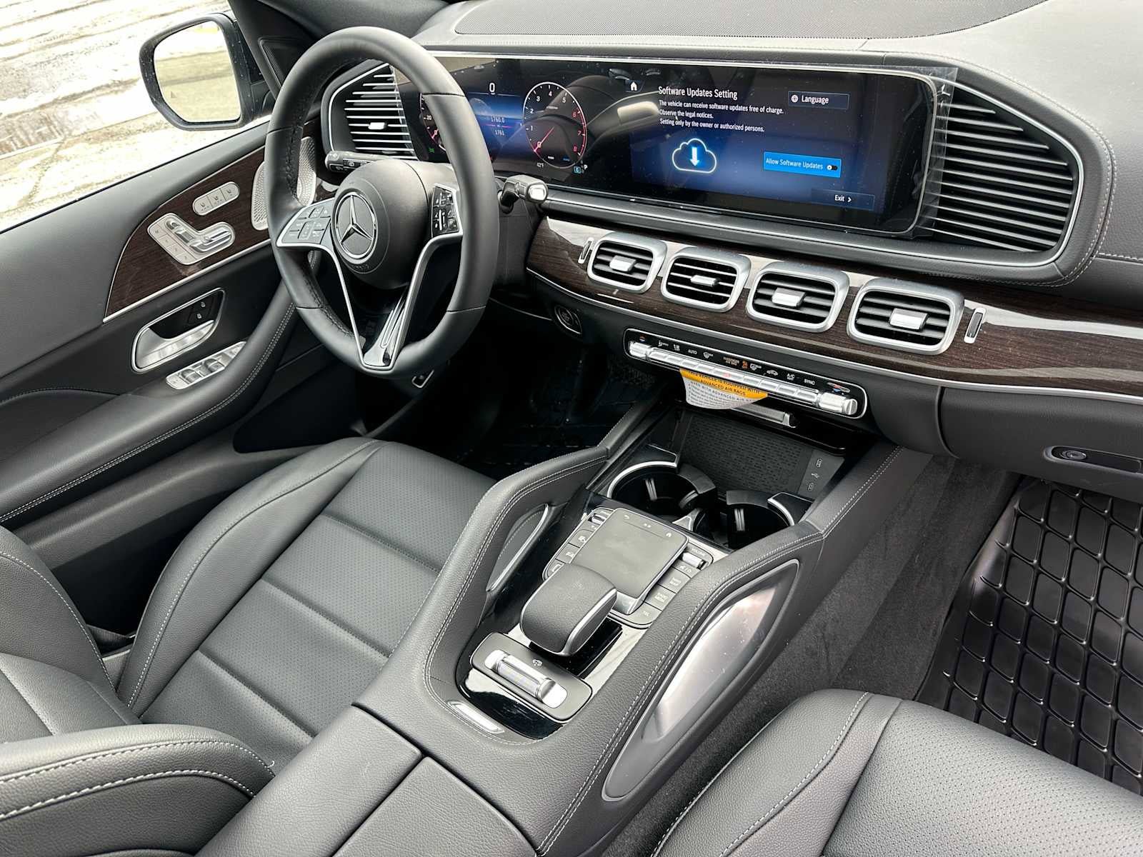 Used 2026 Mercedes-Benz GLS 450 4MATIC image 11