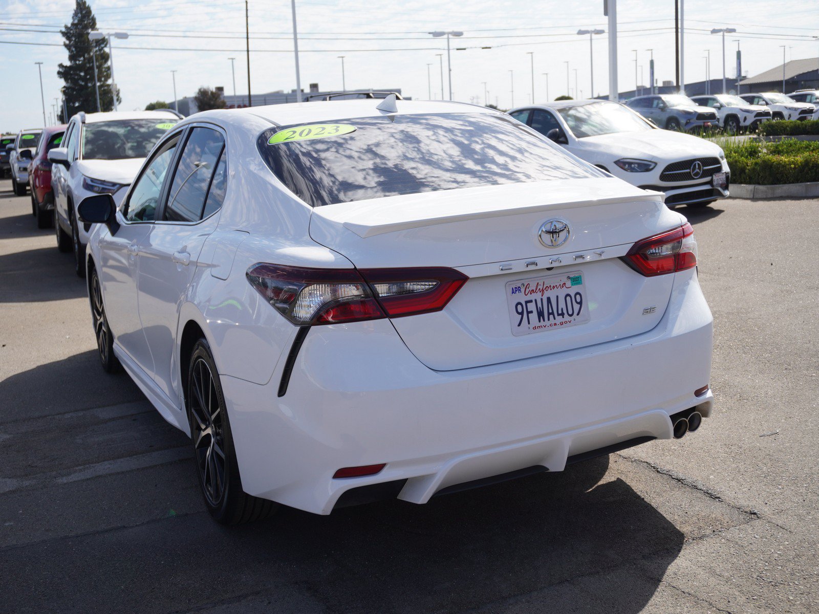Used 2023 Toyota Camry SE FWD image 8