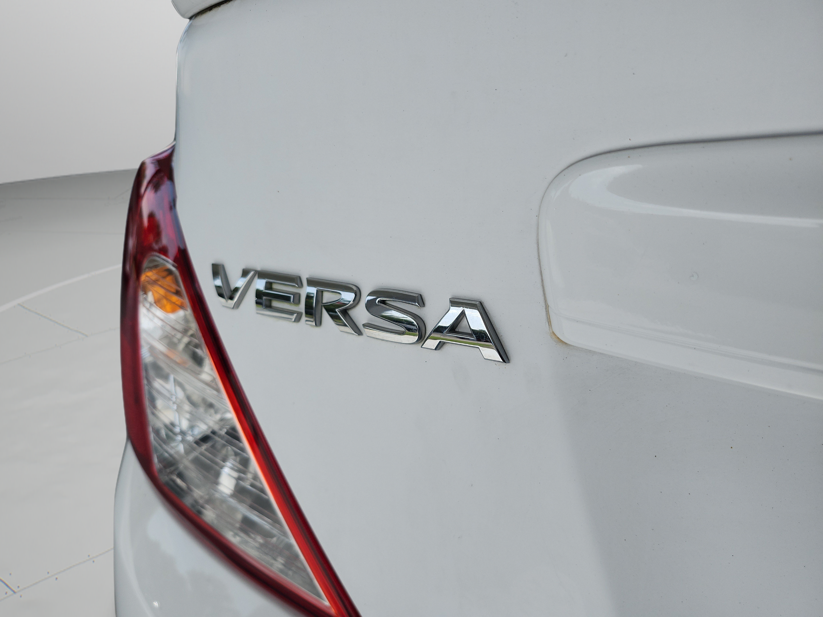 Used 2016 Nissan Versa SV FWD image 28