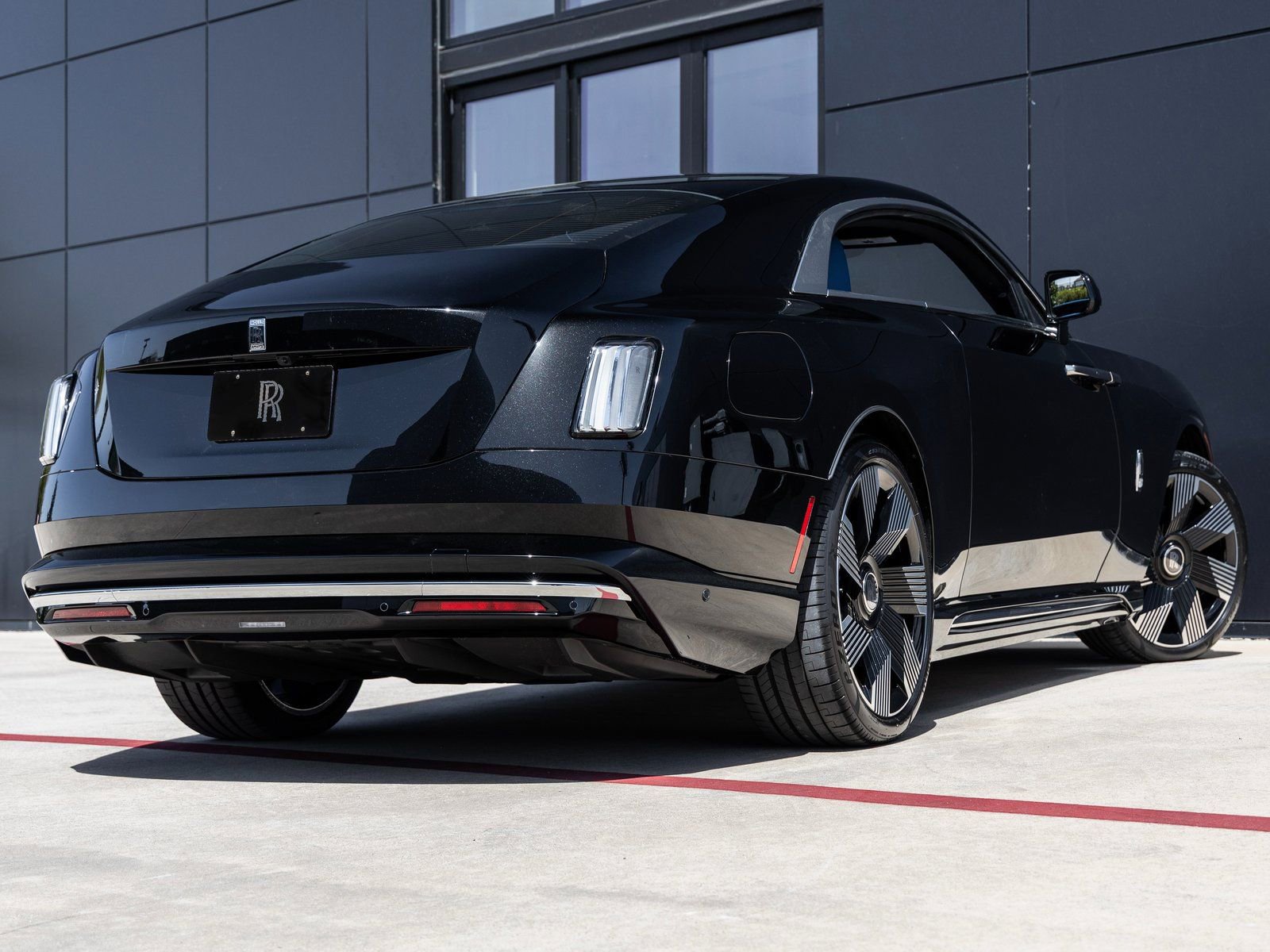 New 2025 Rolls-Royce Spectre image 2