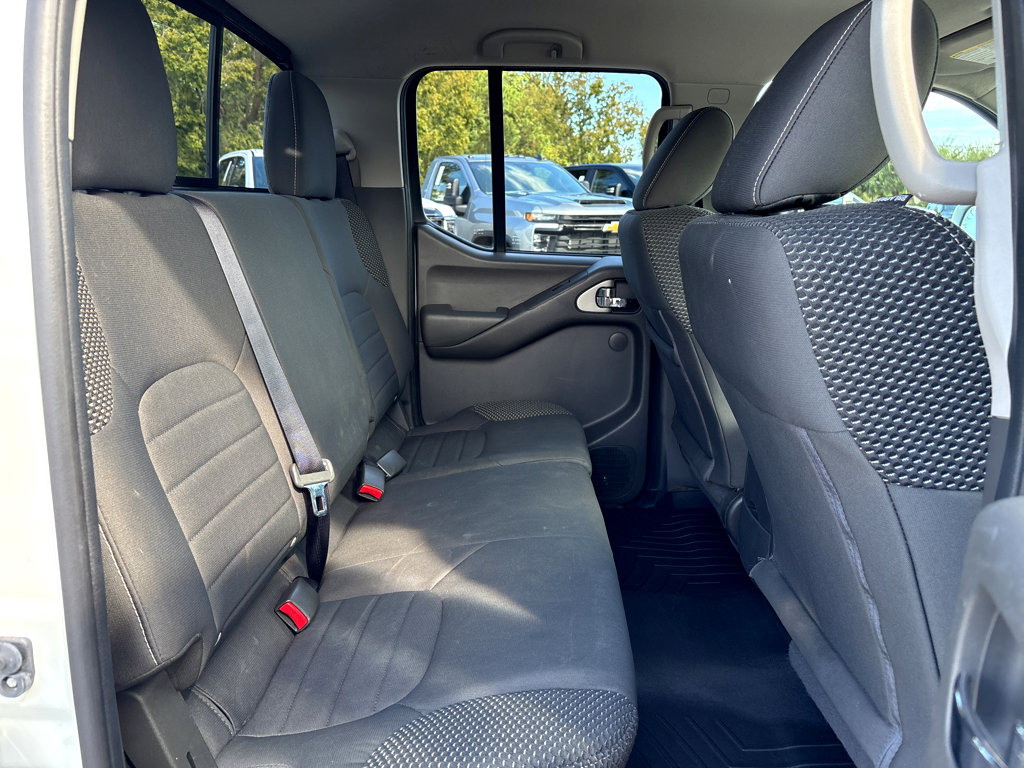 Used 2018 Nissan Frontier PRO-4X image 12