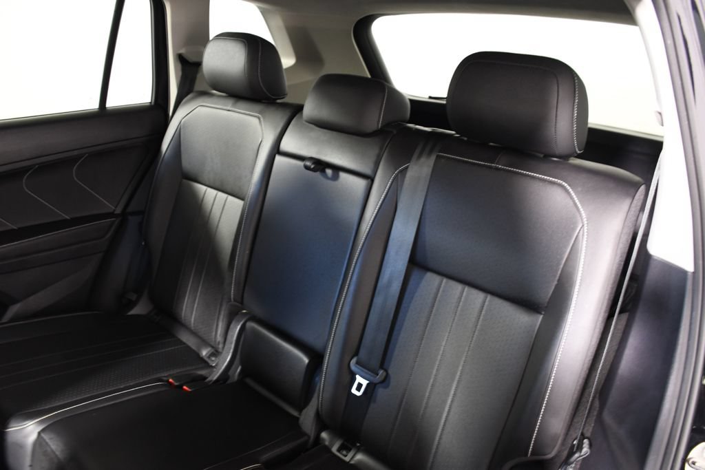 Used 2023 Volkswagen Tiguan SE AWD/4WD image 27