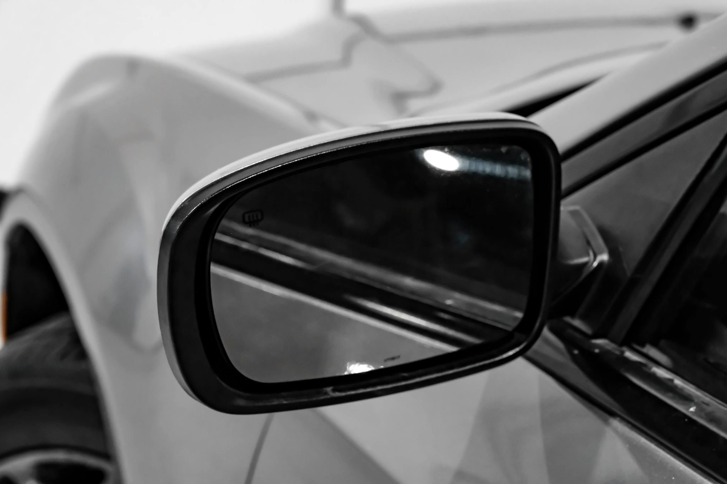 Used 2018 Chrysler 300 S AWD/4WD image 38