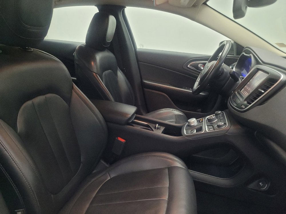 Used 2017 Chrysler 200 Limited Platinum w/ Comfort & Convenience Group image 21