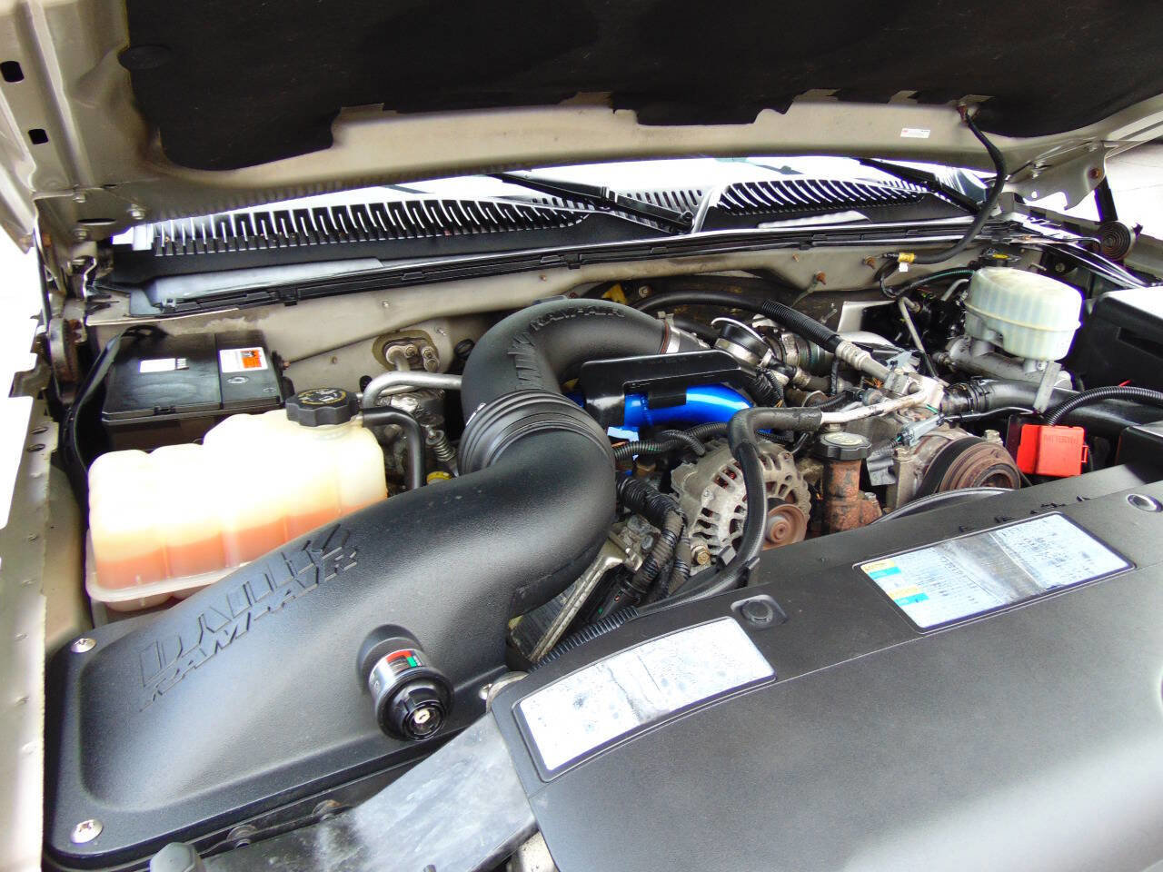 Used 2004 Chevrolet Silverado 2500 LT w/ Heavy-Duty Power Package image 62