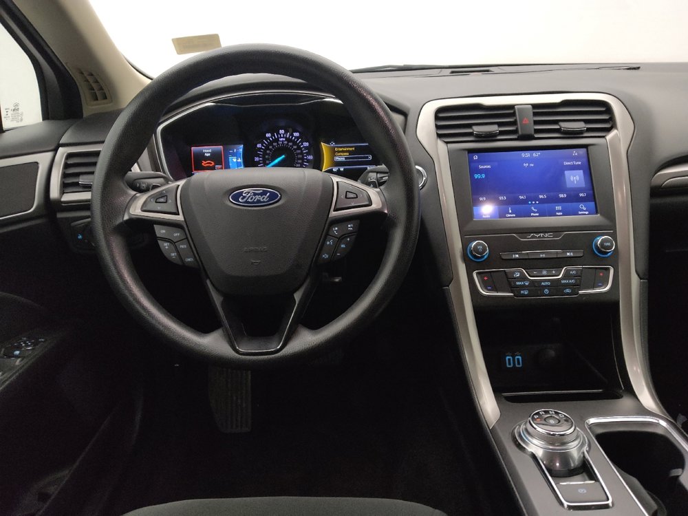 Used 2019 Ford Fusion SE image 22
