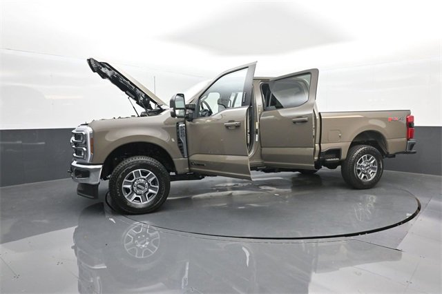 New 2026 Ford F250 Lariat w/ FX4 Off-Road Package image 41