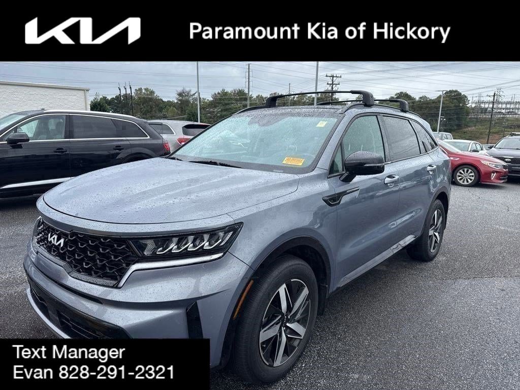 Used 2022 Kia Sorento EX w/ Panoramic Sunroof Package