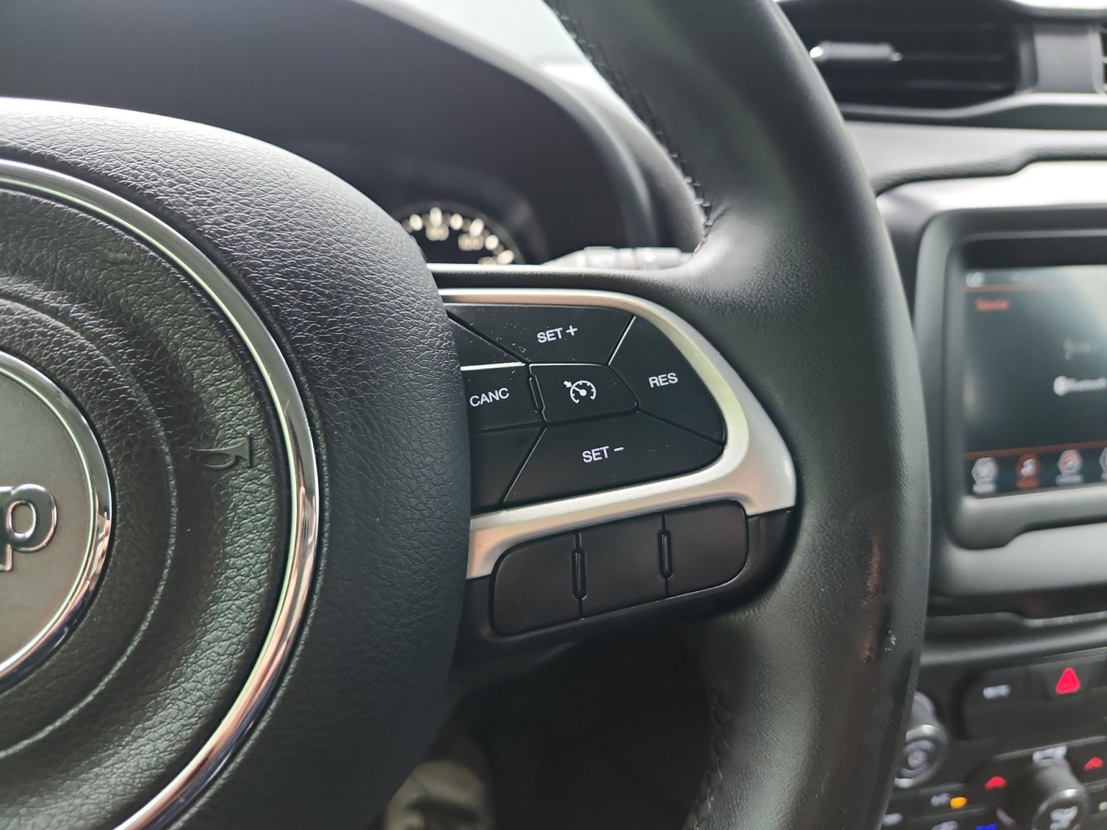 Used 2018 Jeep Renegade Latitude w/ Trailer Tow Group AWD/4WD image 20