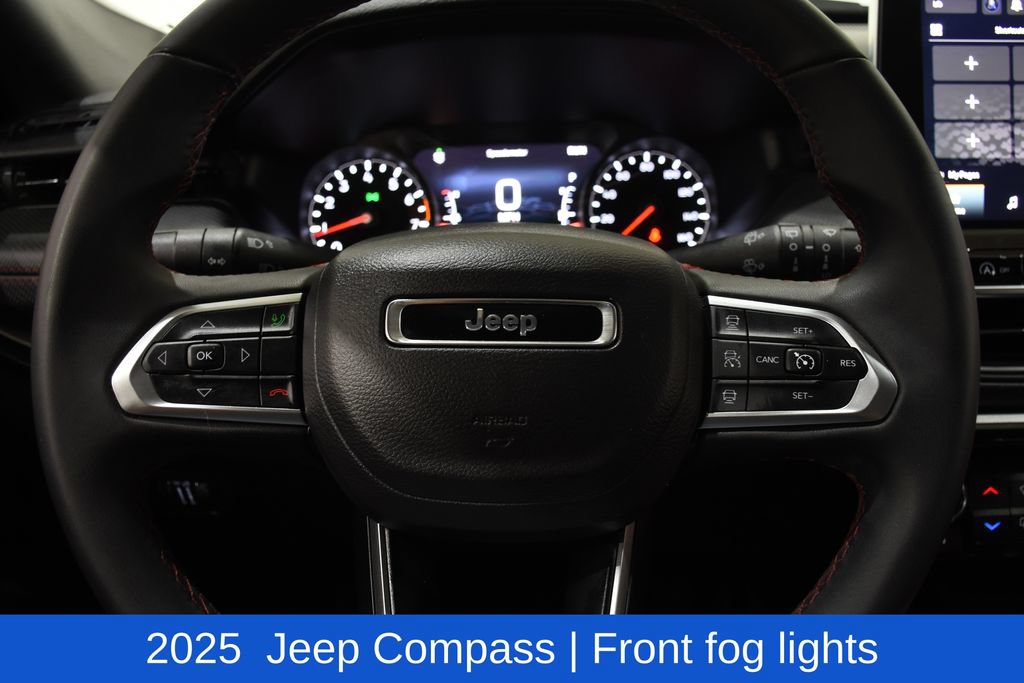 Used 2025 Jeep Compass Trailhawk AWD/4WD image 11