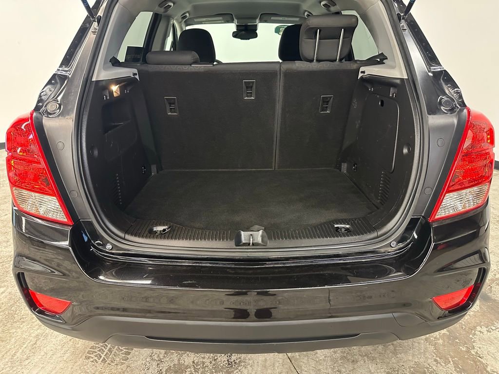 Certified 2022 Chevrolet Trax LS w/ Tint and Cruise Package image 12