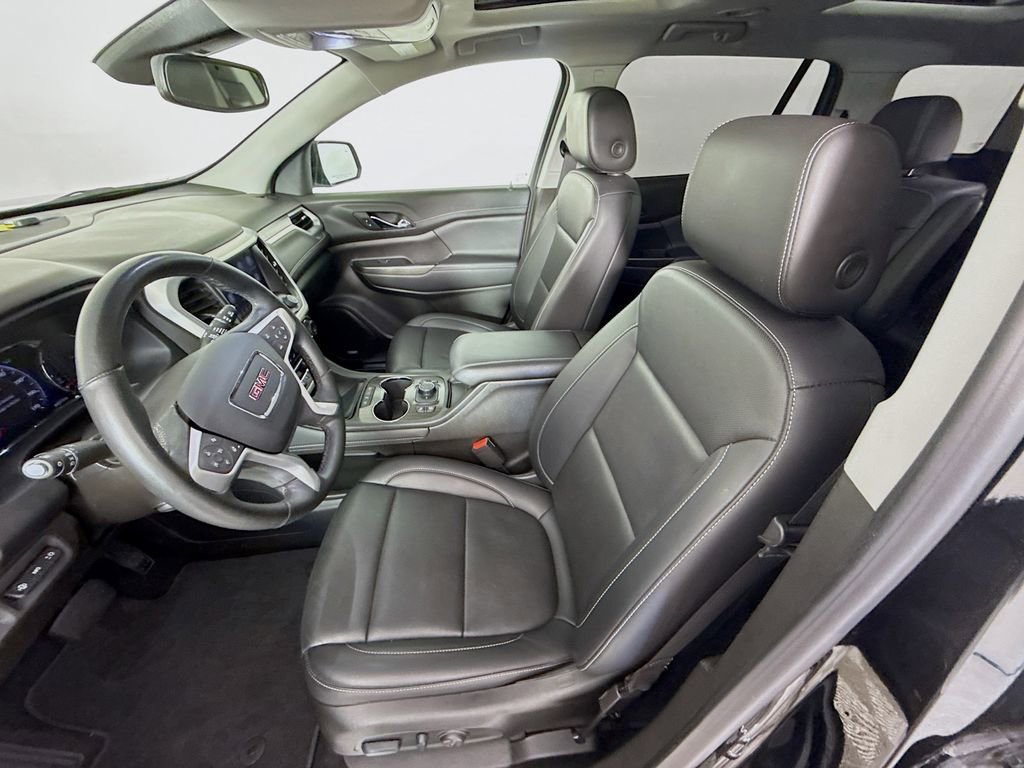 Used 2023 GMC Acadia SLT w/ Elevation Edition image 5