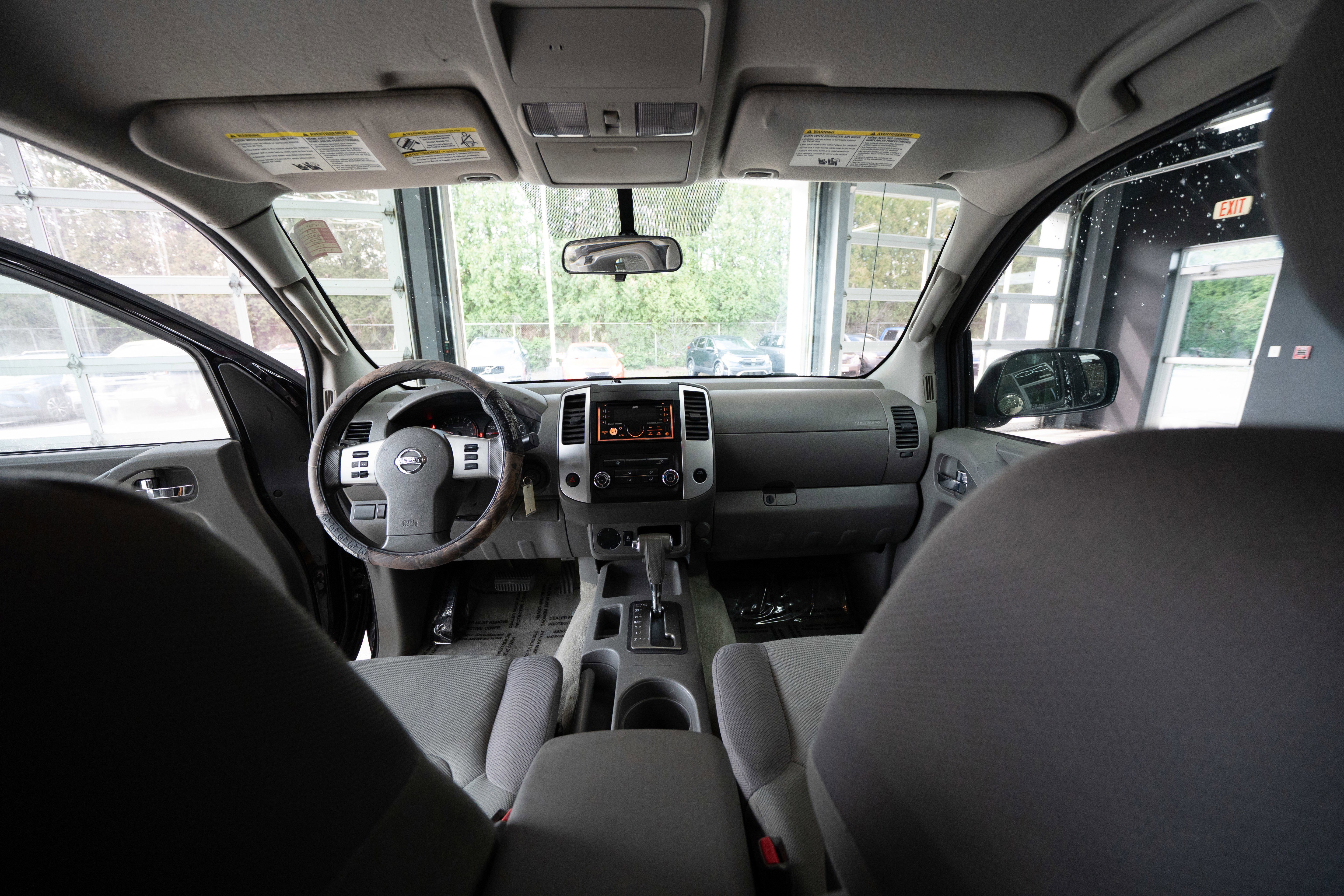 Used 2014 Nissan Frontier S image 19