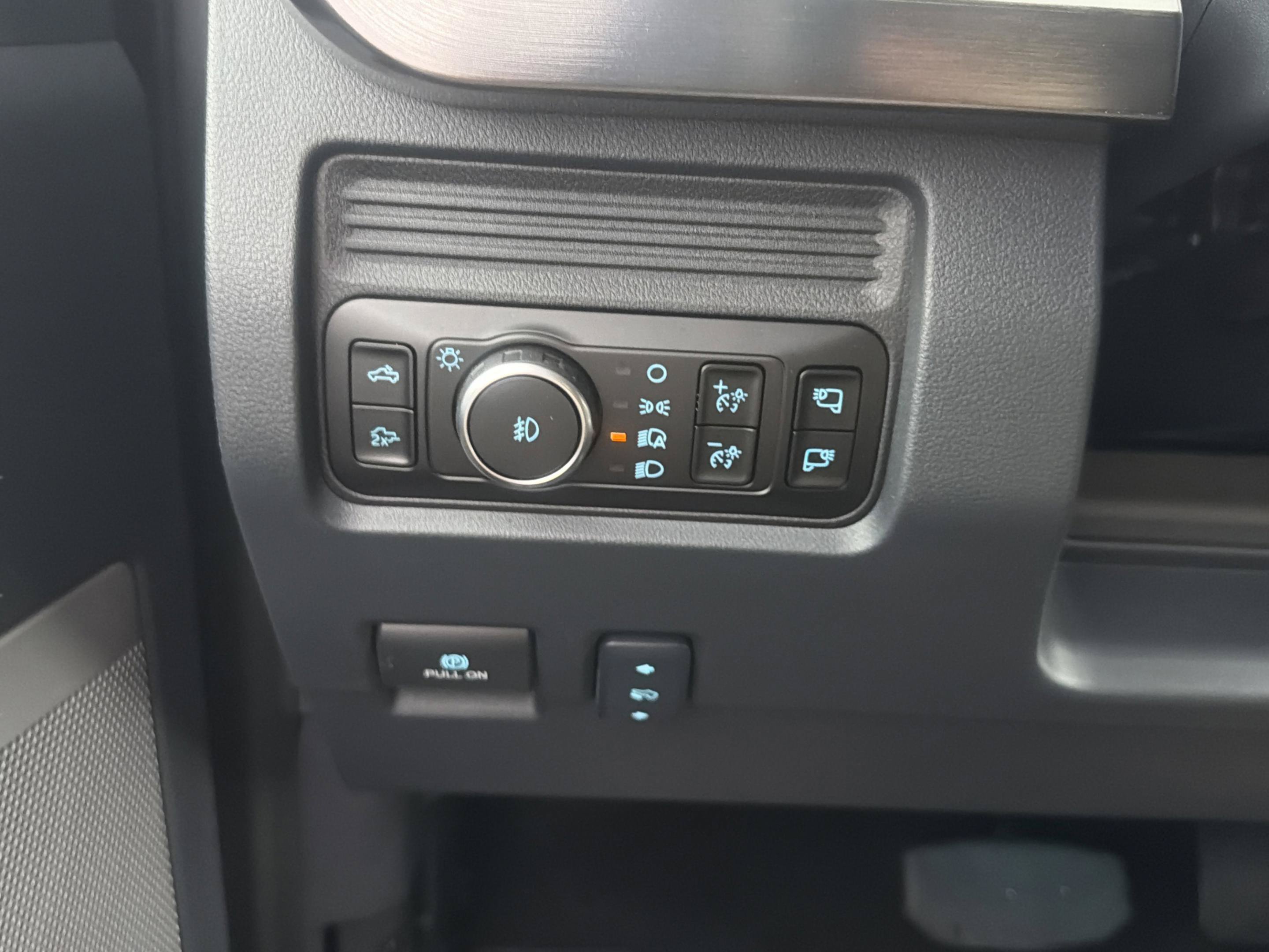 New 2026 Ford F350 Lariat AWD/4WD image 13