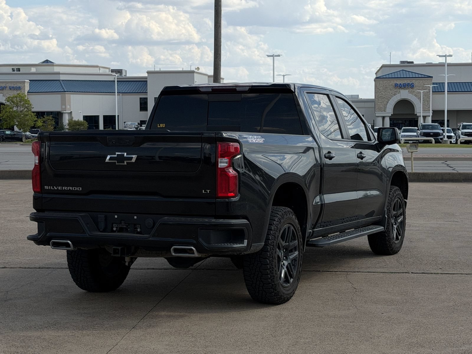 Used 2022 Chevrolet Silverado 1500 LT Trail Boss w/ LT Trail Boss Premium Package AWD/4WD image 4