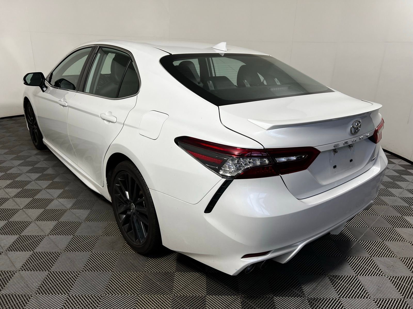 Used 2023 Toyota Camry XSE image 7