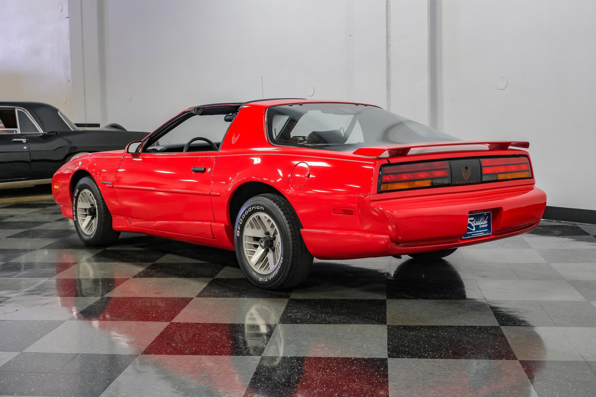 Used 1992 Pontiac Firebird Coupe RWD image 9