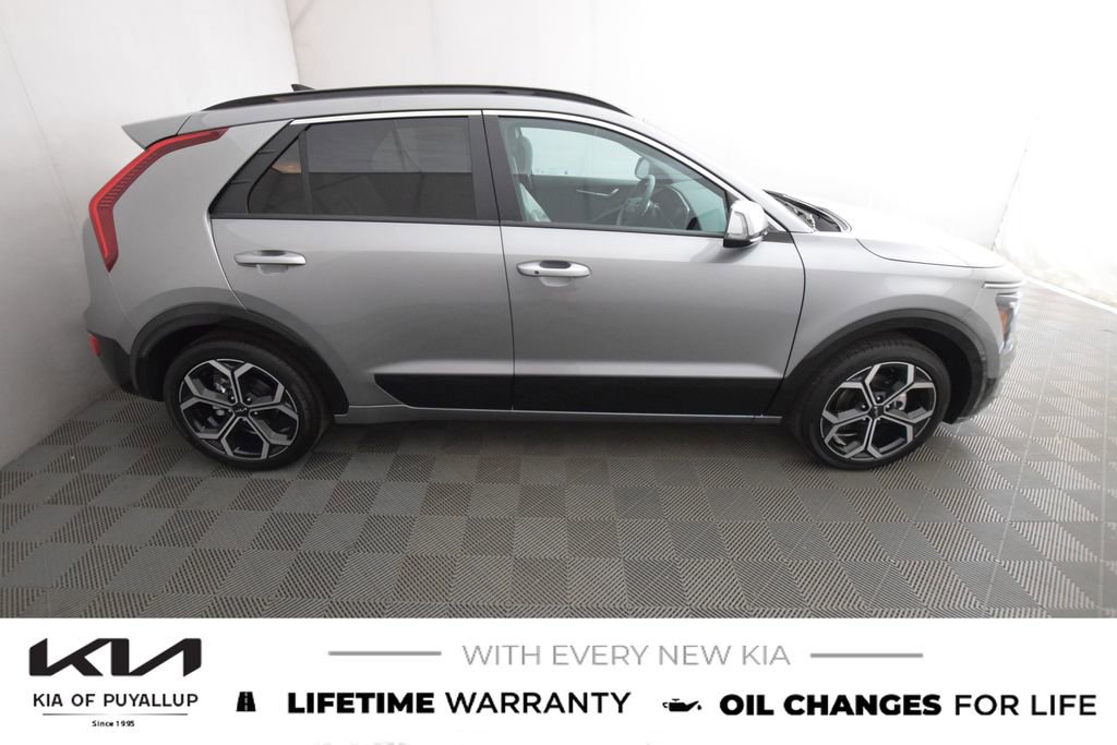 New 2025 Kia Niro EX Touring image 4