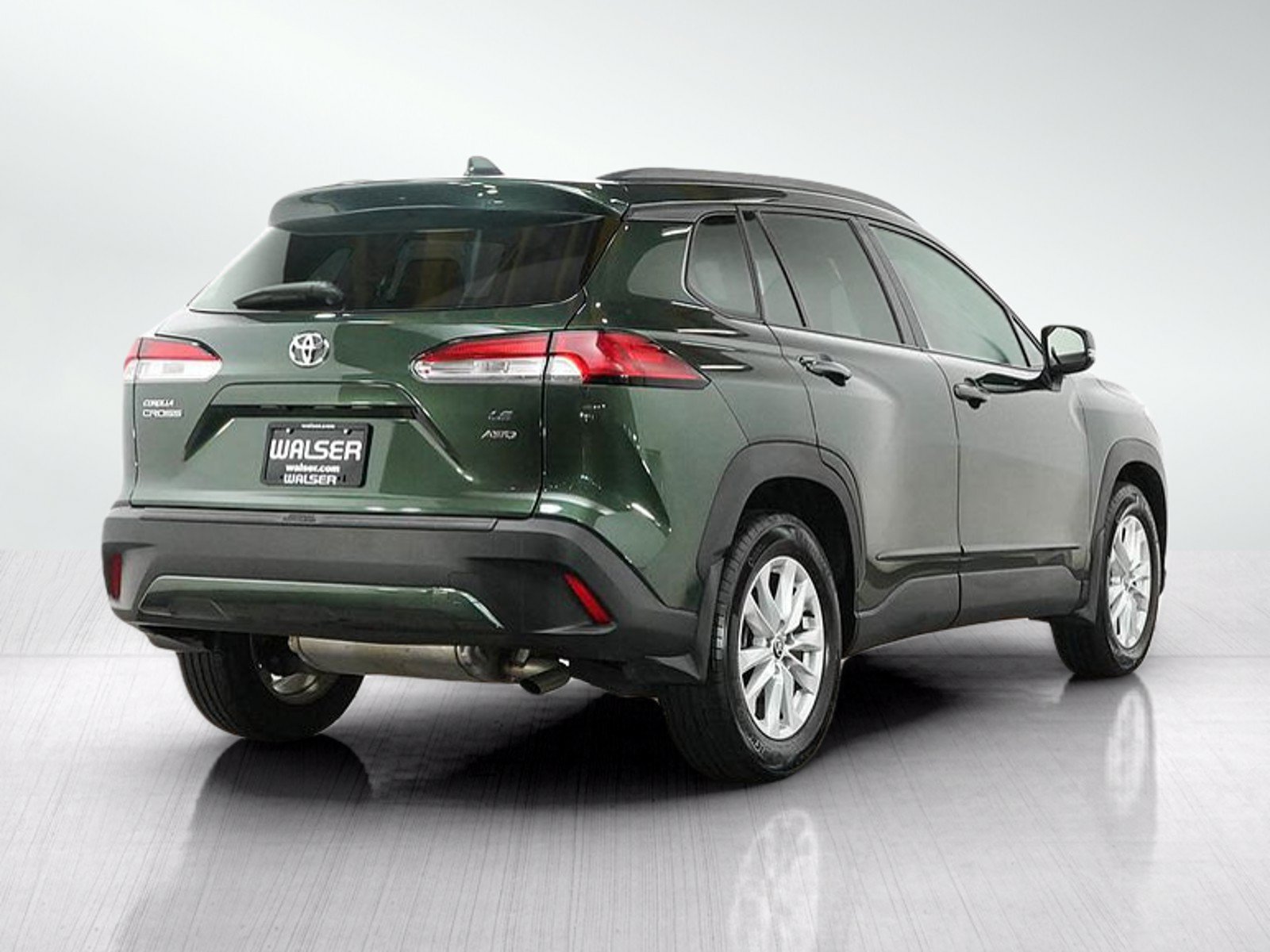 Used 2022 Toyota Corolla Cross LE AWD/4WD image 5