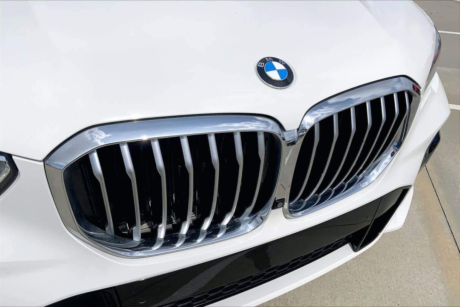 Used 2022 BMW X5 sDrive40i w/ M Sport Package RWD image 29