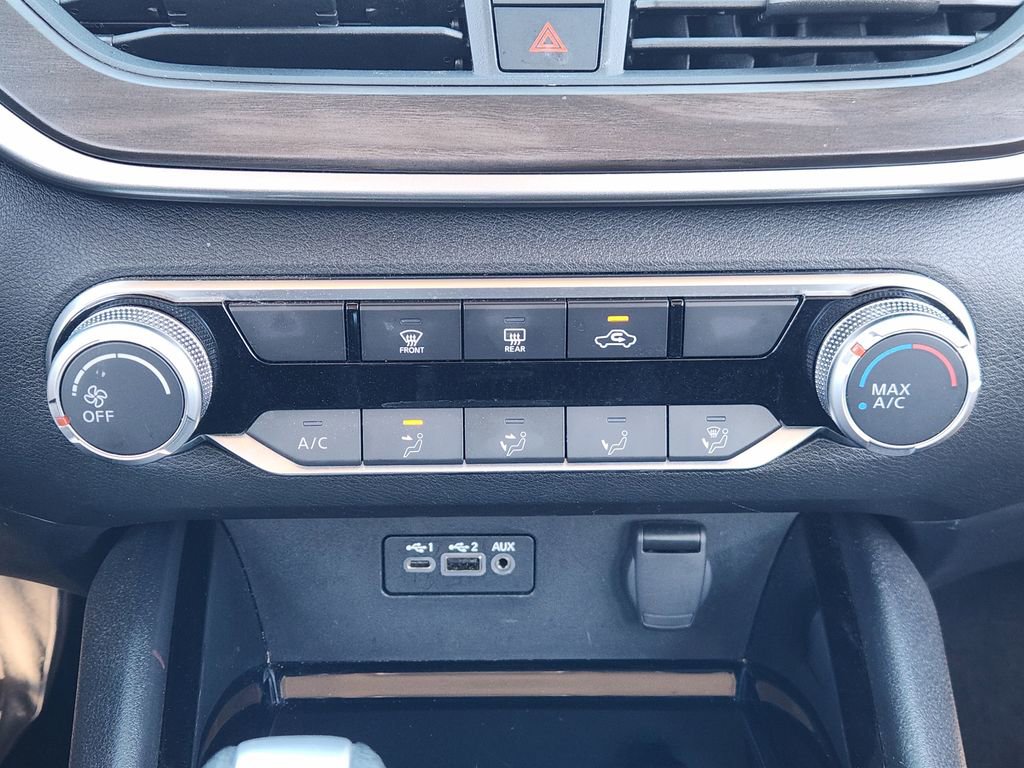 Used 2024 Nissan Altima 2.5 SV image 14