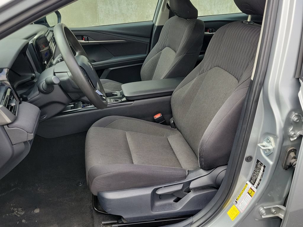 Used 2025 Toyota Camry LE FWD image 21