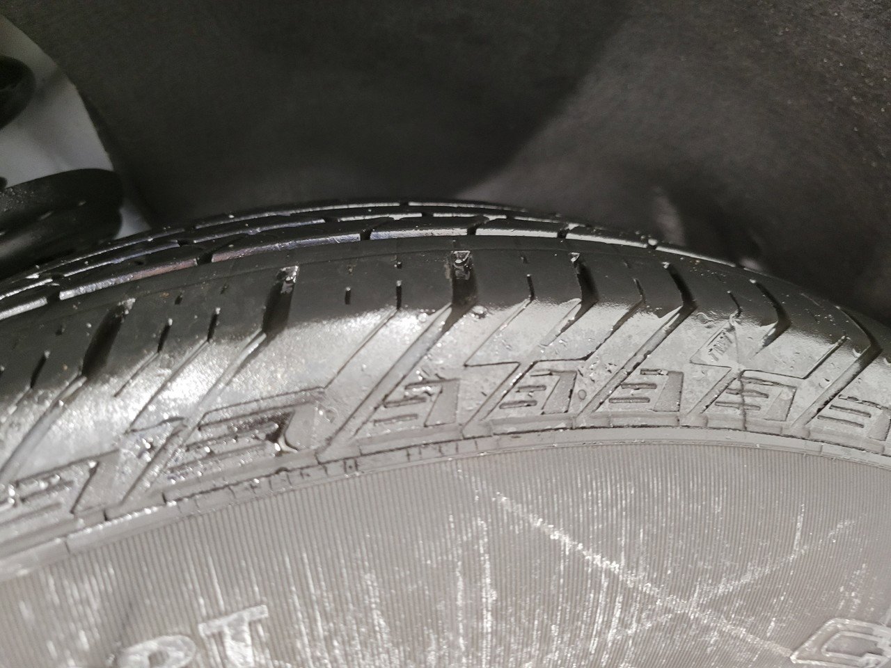 Used 2023 GMC Acadia SLE w/ Driver Convenience Package image 5