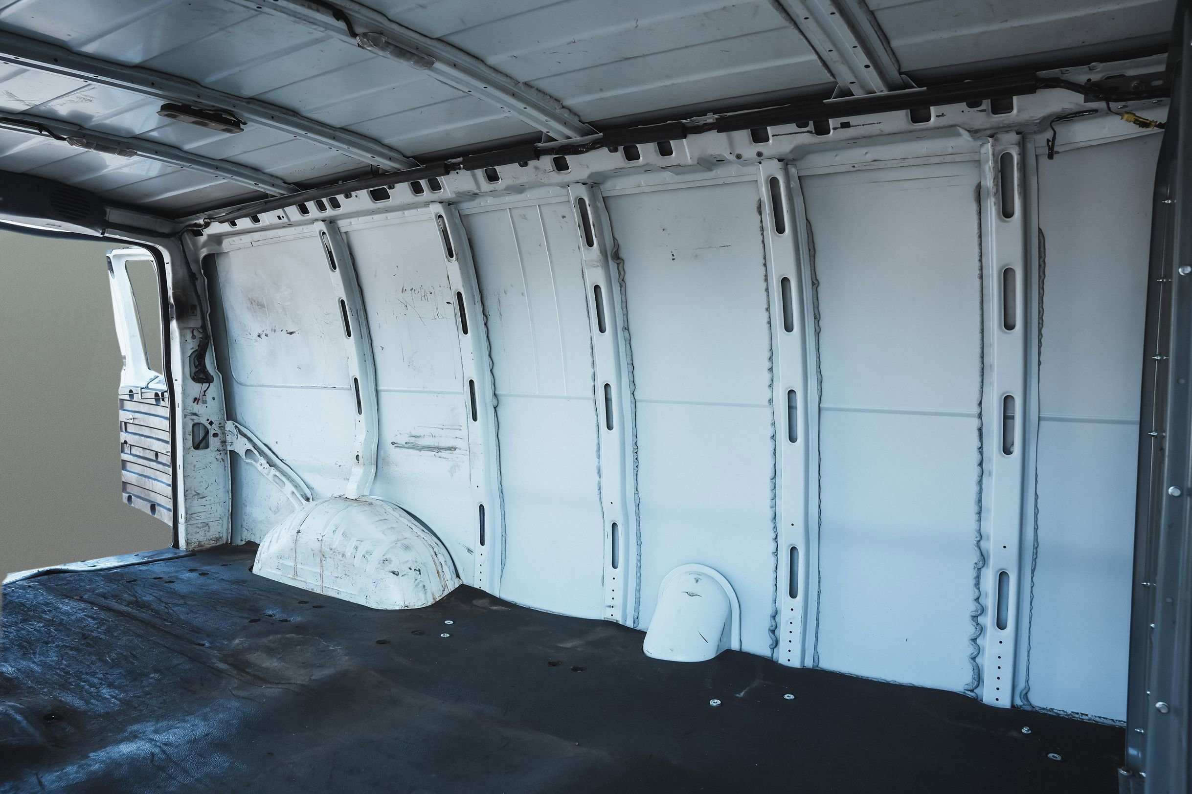 Used 2016 Chevrolet Express 3500 Extended RWD image 10