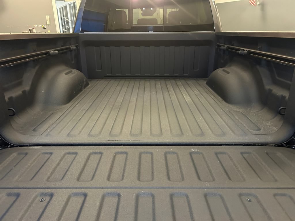 Used 2023 RAM 1500 Laramie AWD/4WD image 18