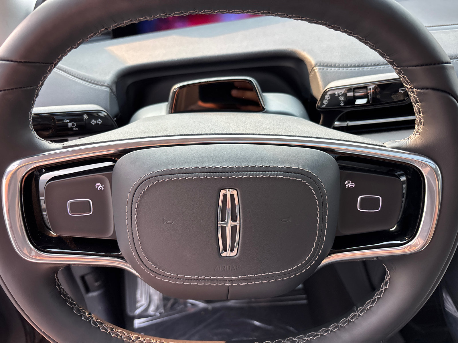 New 2027 Lincoln Navigator Reserve AWD/4WD image 15