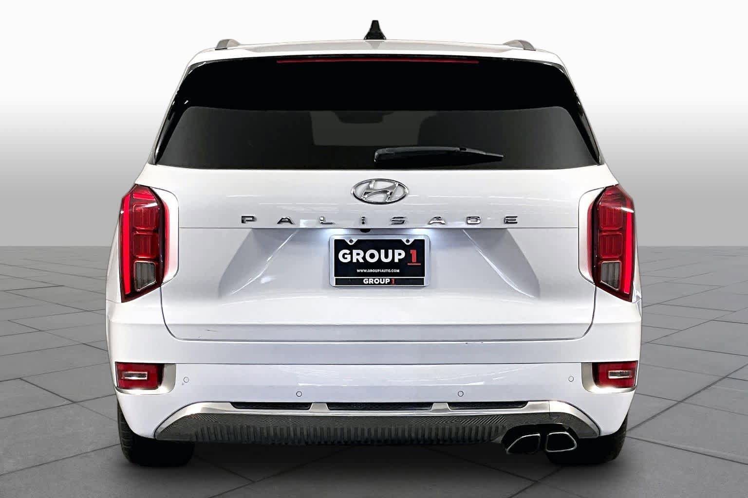 Used 2022 Hyundai Palisade Calligraphy FWD image 3