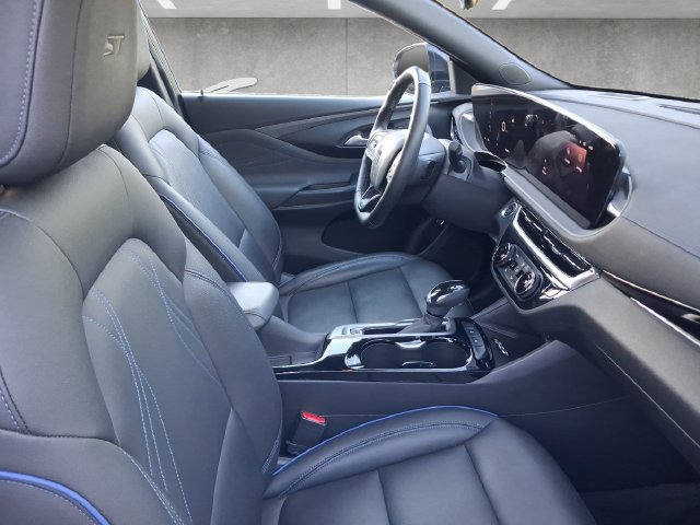 Used 2024 Buick Envista Sport Touring w/ Convenience I Package FWD image 30