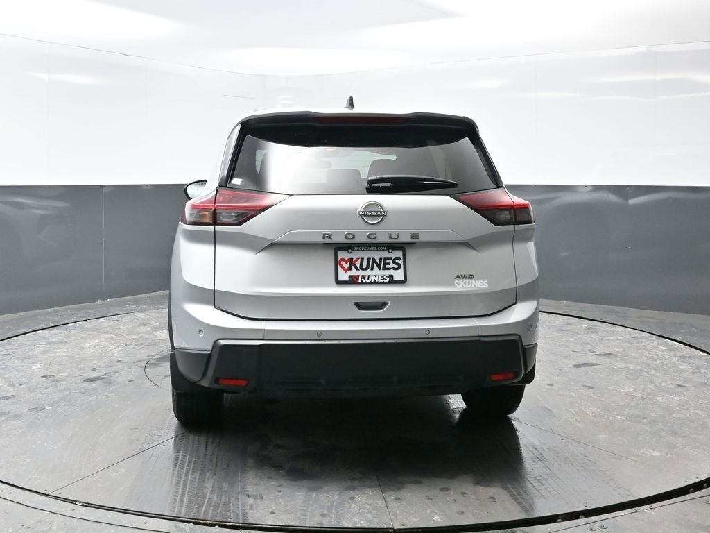 Used 2024 Nissan Rogue S image 13