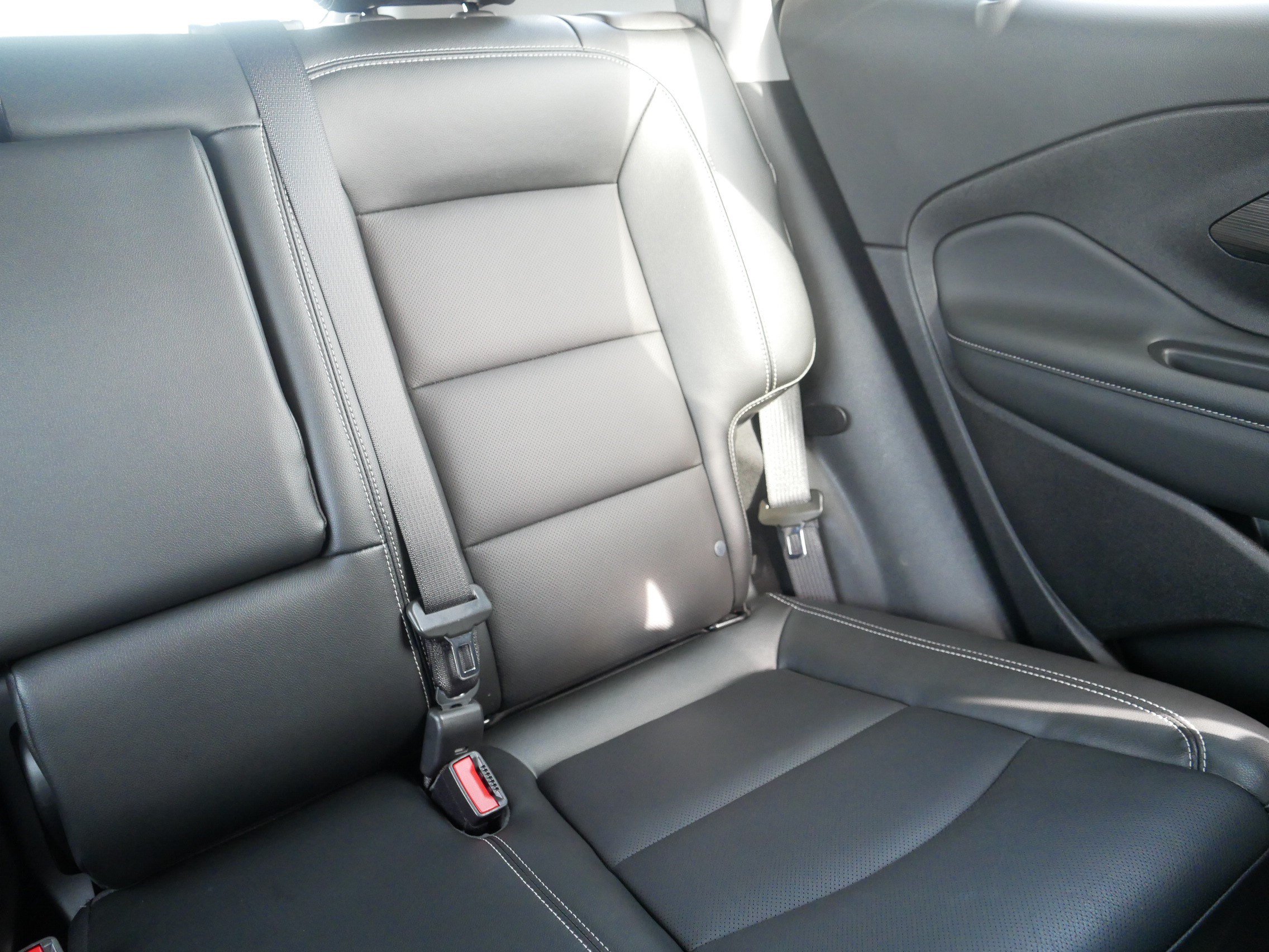Used 2024 GMC Terrain SLT w/ Infotainment Package II AWD/4WD image 14