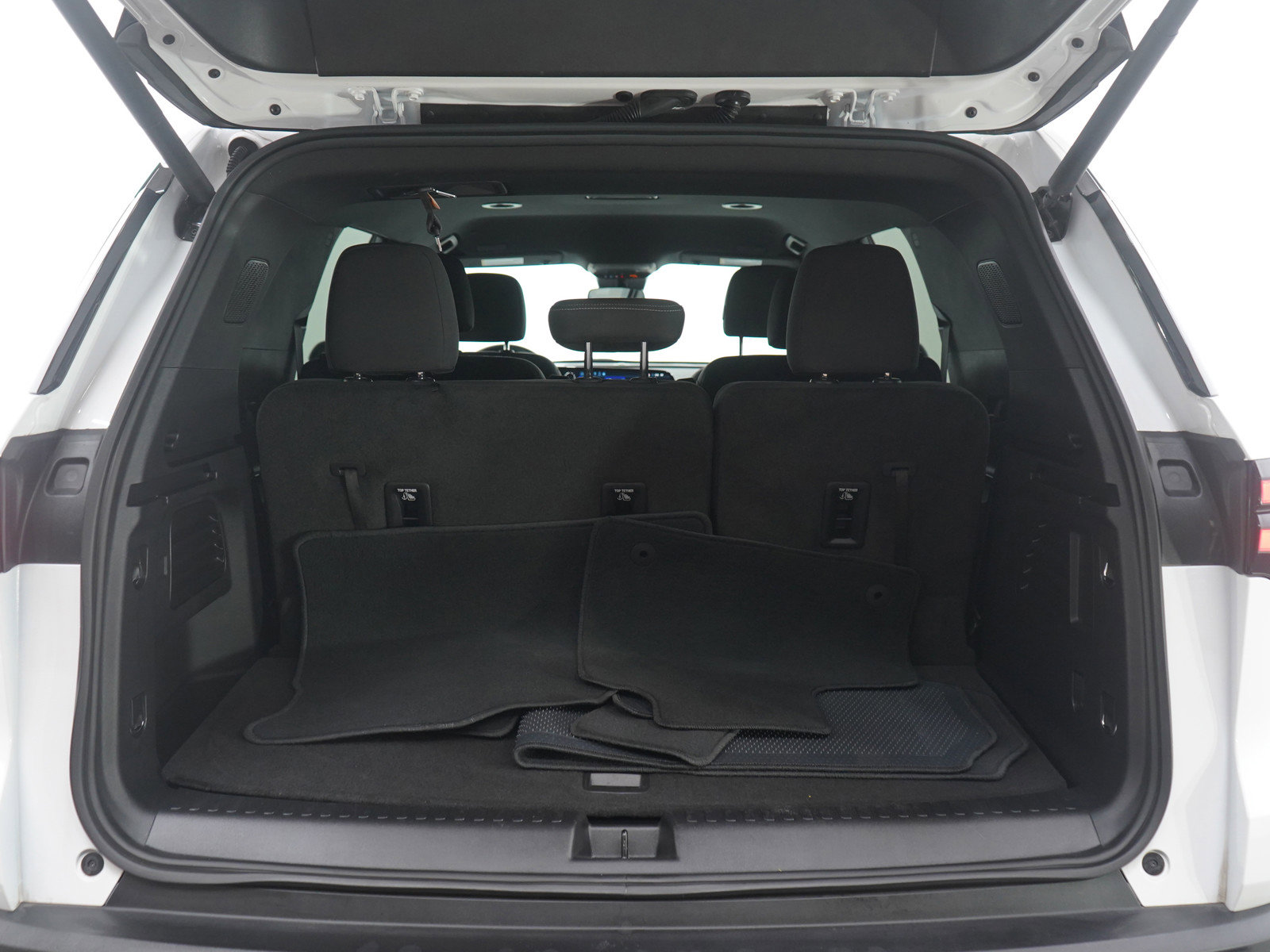 Used 2024 Chevrolet Traverse LT image 18