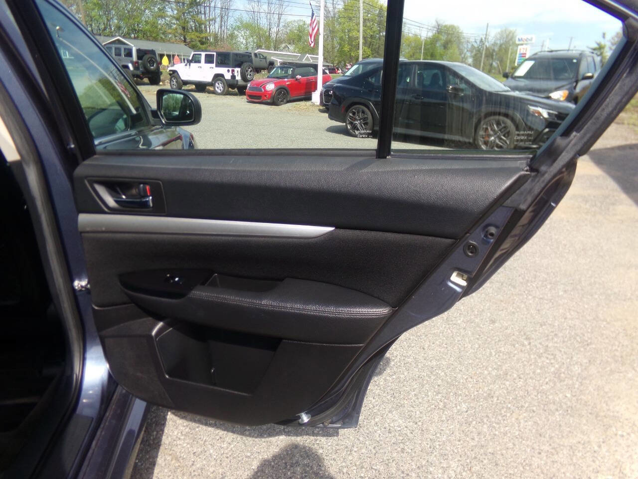 Used 2013 Subaru Legacy 2.5i AWD/4WD image 26