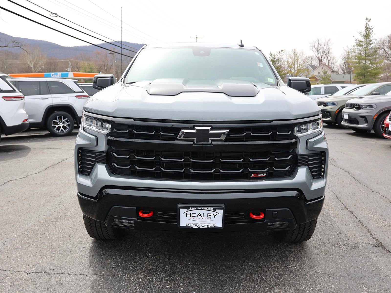 Used 2025 Chevrolet Silverado 1500 LT Trail Boss w/ Convenience Package II image 2