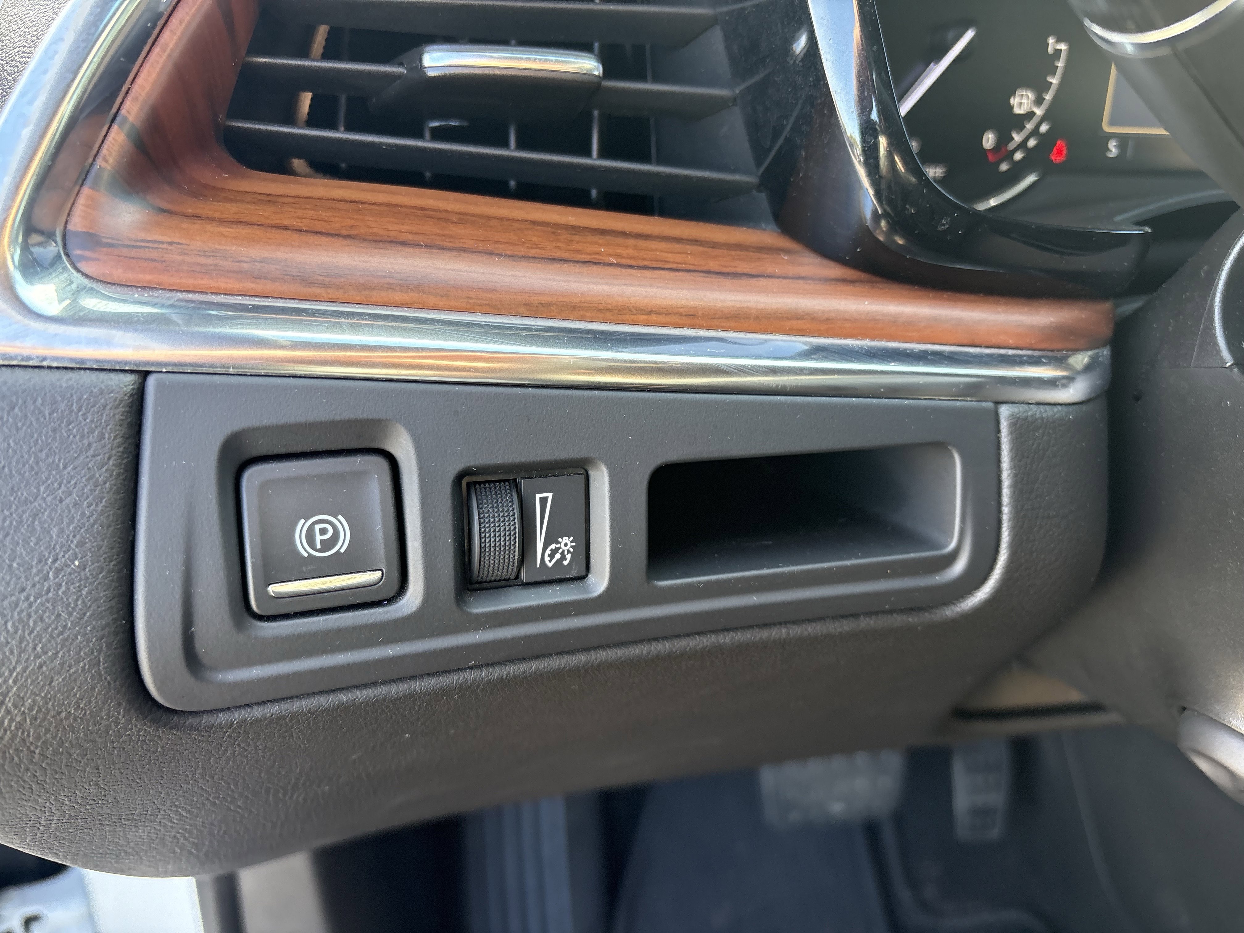 Used 2021 Cadillac XT5 Premium Luxury image 32