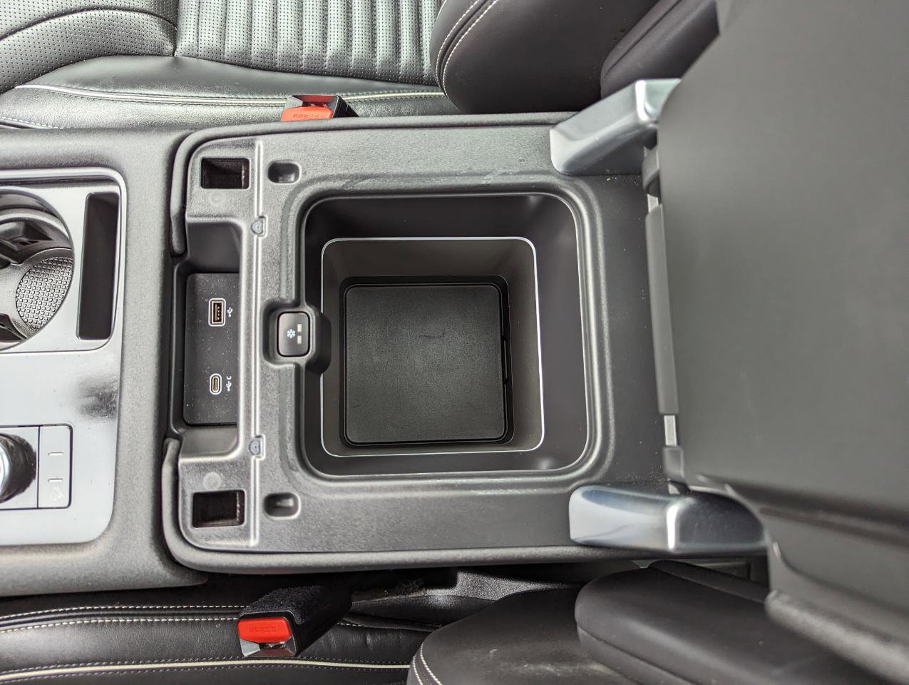 Used 2023 Land Rover Discovery S R-Dynamic image 24