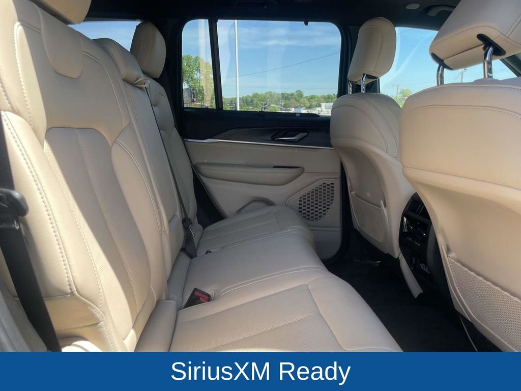 Certified 2025 Jeep Grand Cherokee Limited w/ Luxury Tech Group II image 18