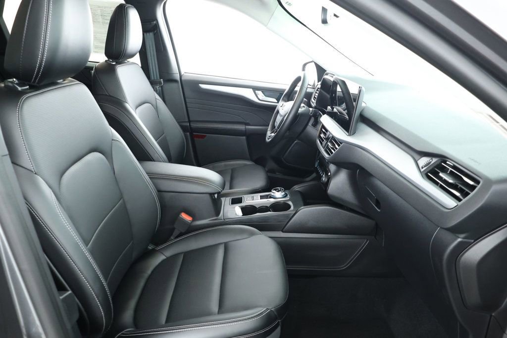 Used 2024 Ford Escape Platinum image 22