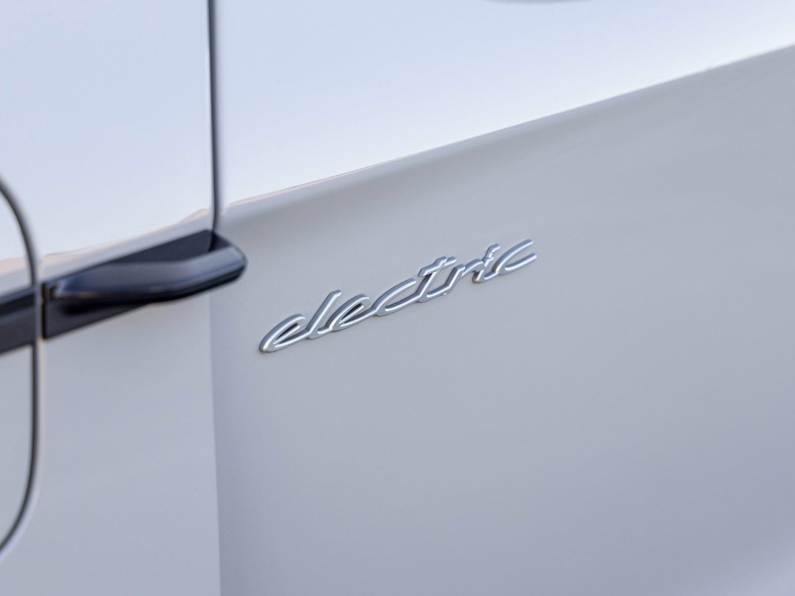 Used 2025 Porsche Taycan 4S image 18