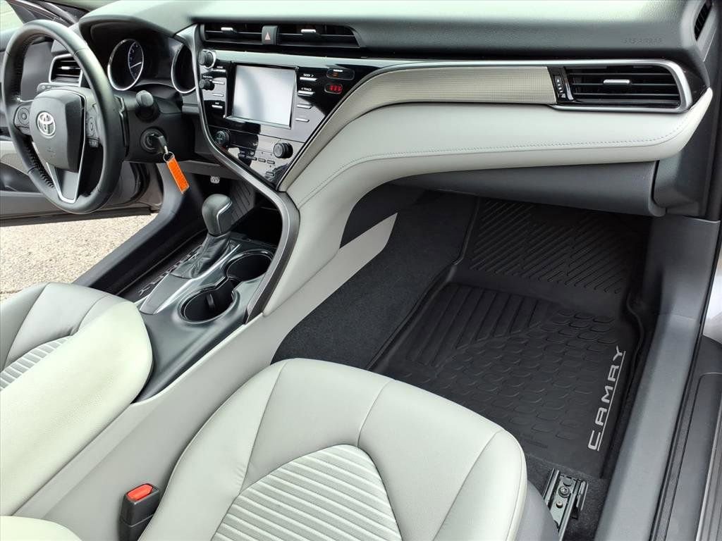 Used 2019 Toyota Camry SE image 16