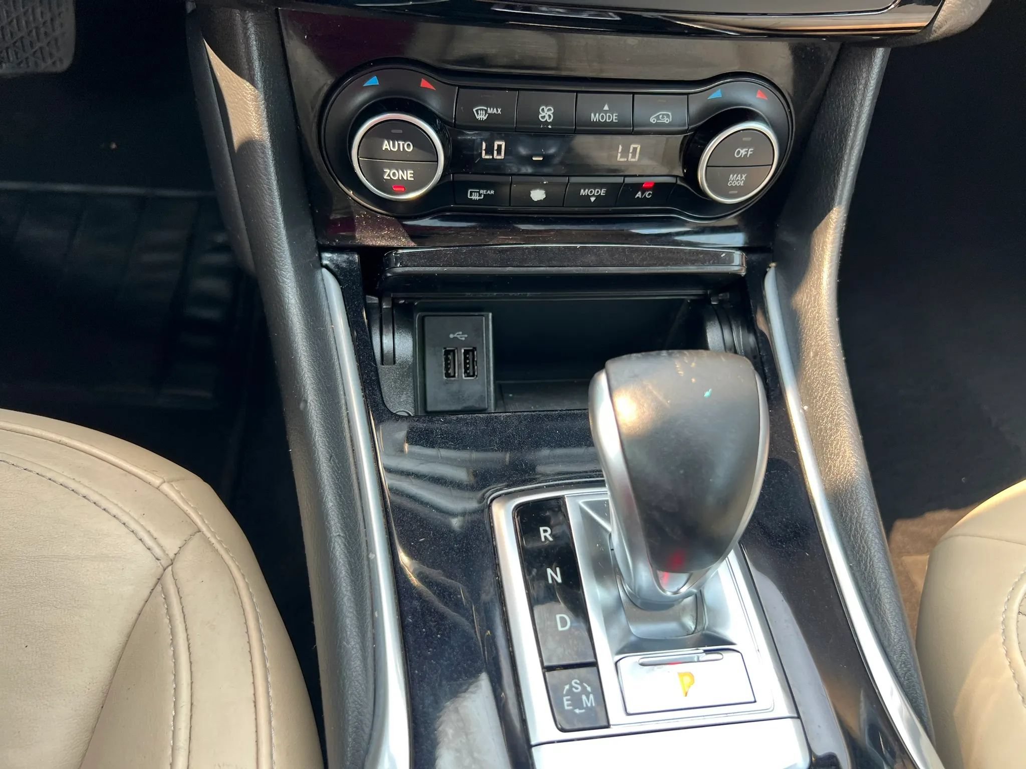 Used 2018 INFINITI QX30 Premium w/ Navigation Package AWD/4WD image 23