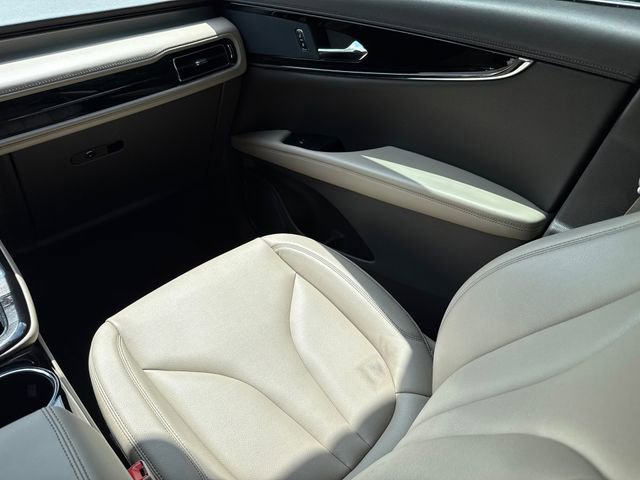 Used 2023 Lincoln Nautilus AWD image 16