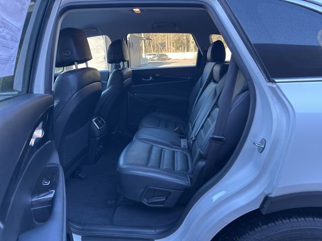 Used 2017 Kia Sorento LX w/ LX Convenience Package image 14